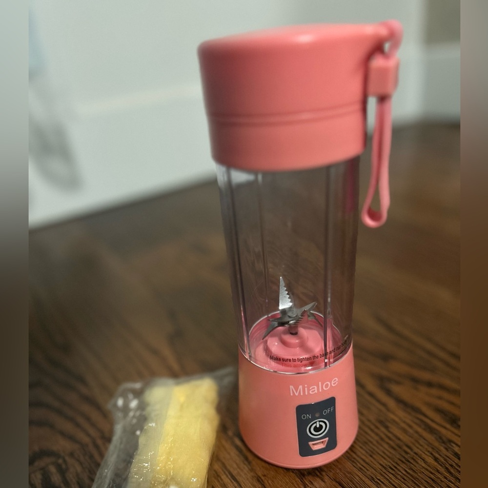 Mialoe Pink Rechargeable Portable Blender